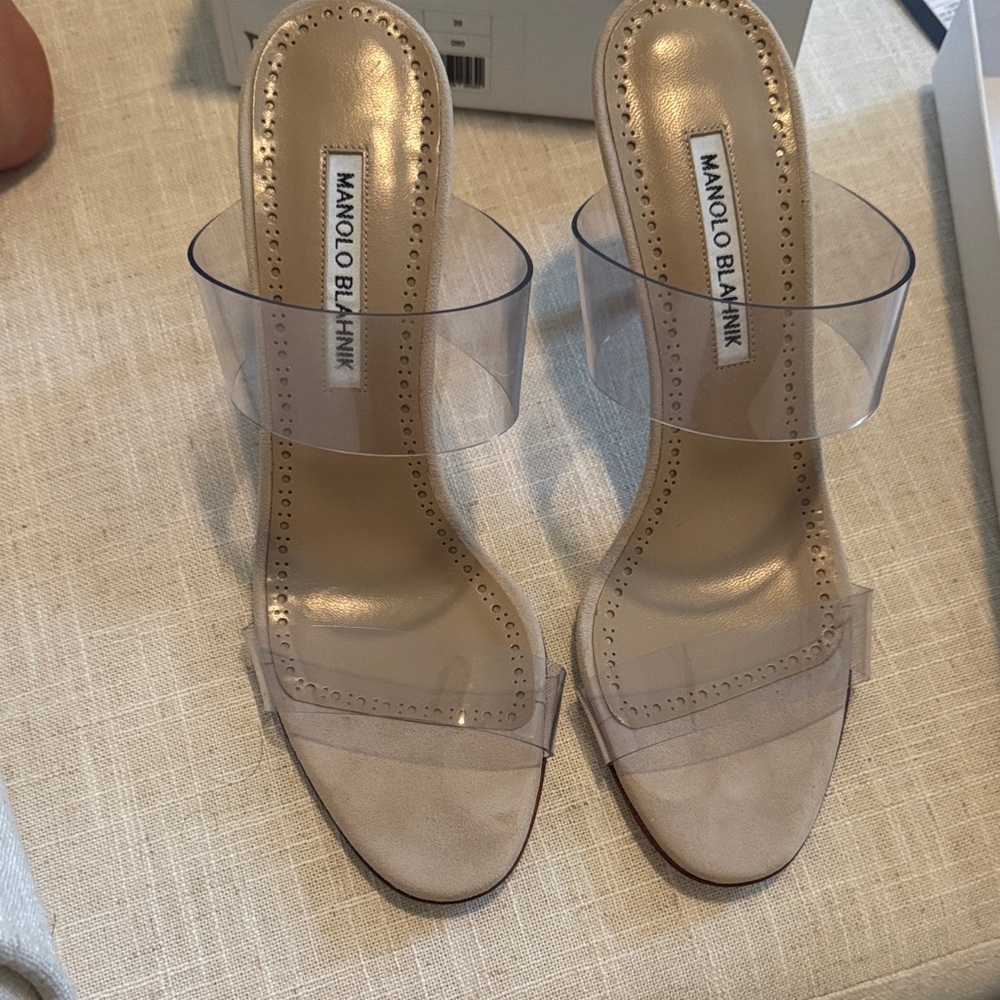 Manolo Blahnik White Scolto PVC Pointed-Toe Pumps 39